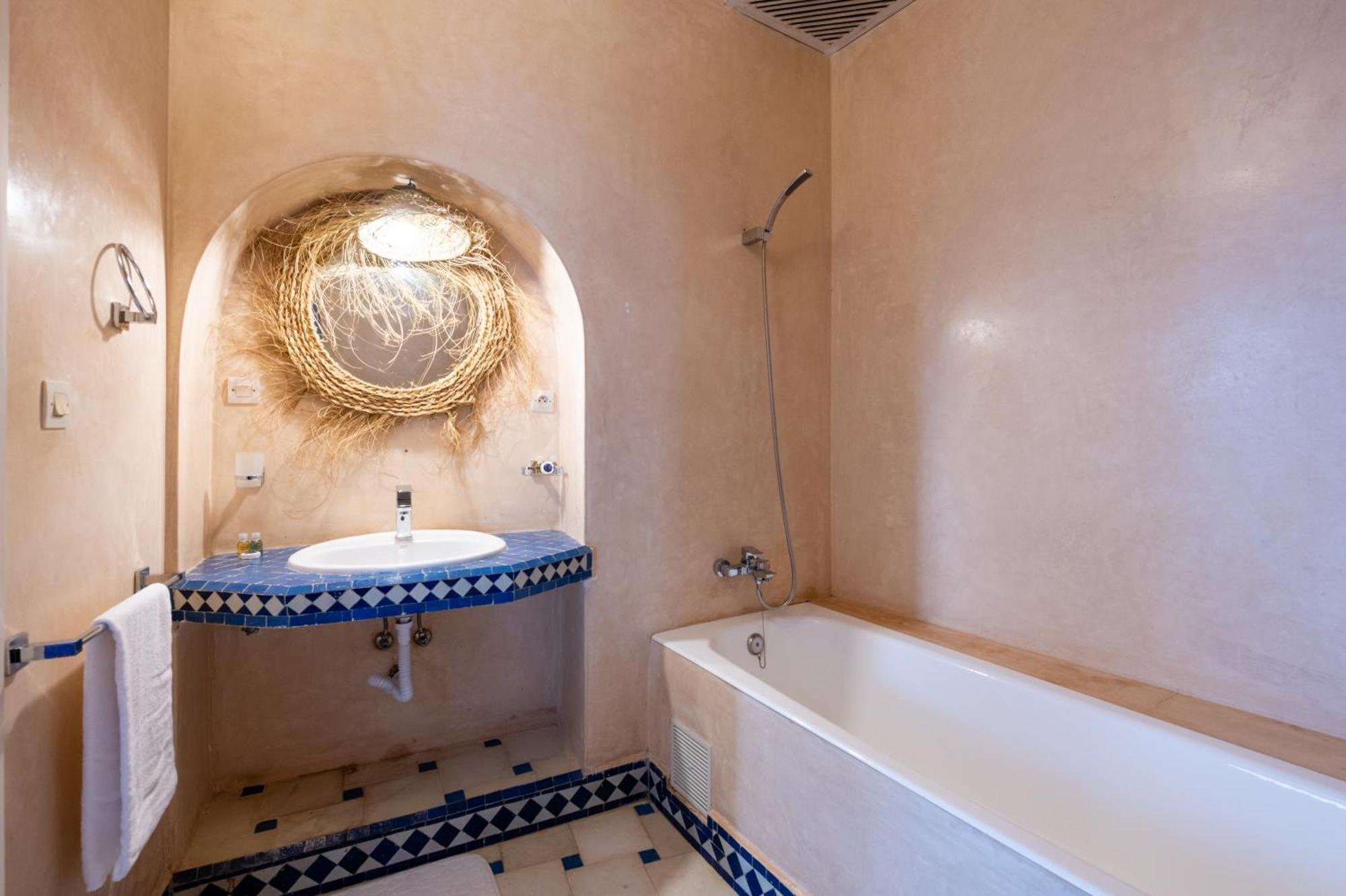 Riad Asilah 32 Buitenkant foto